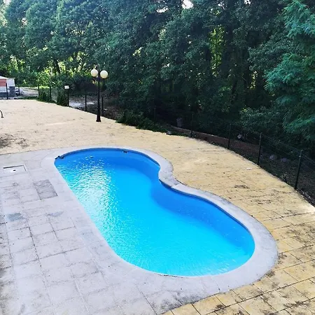 Ales * Arenas de San Pedro